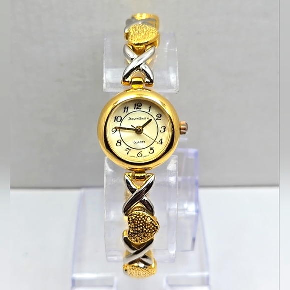 Jaclyn Smith Womens 2556SET Dress Heart Shaped Bracelet Quartz Analog Watch - Picture 1 of 9
